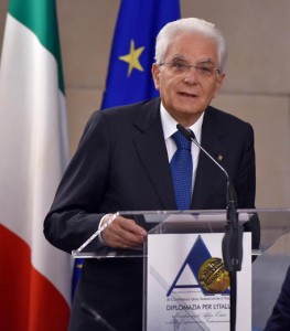 Il presidente della Repubblica, Sergio Mattarella,durante la conferenza degli ambasciatori d'Italia alla Farnesina, Roma, 27 luglio 2015. ANSA/ETTORE FERRARI