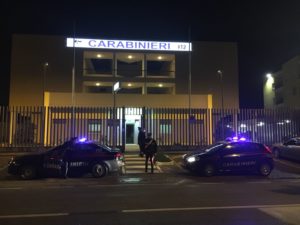 caserma-carabinieri-gallipoli-notturno